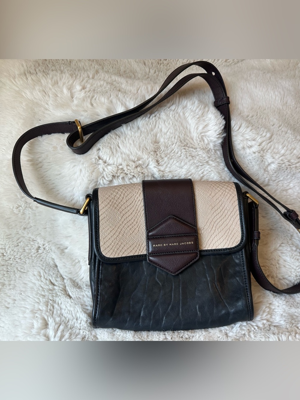 Marc Jacobs Leather Crossbody. Great condition